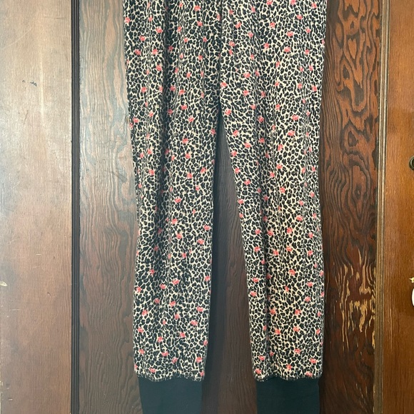 New (Rare)Women’s Victoria Secret Leopard Print Pajamas/Jumper -  Size Medium - Picture 3 of 6